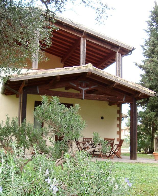 فيلا برانسيبينا أو ماريفي Casale Santo Stefano المظهر الخارجي الصورة